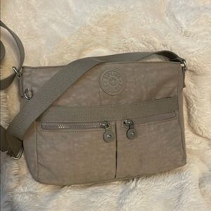 EUC Kipling Light Gray New Angie Crossbody Bag - great travel bag!